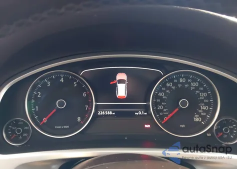 2011 Volkswagen Touareg Vr6 Lux z USA, uszkodzony, nr VIN WVGFF9BP2BD006316